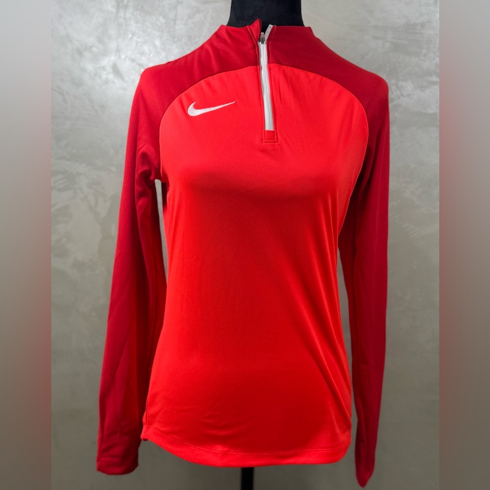 *NWT* NIKE WOMENS TEAM ACADEMY PRO DRI - FIT RED SHIRT XS